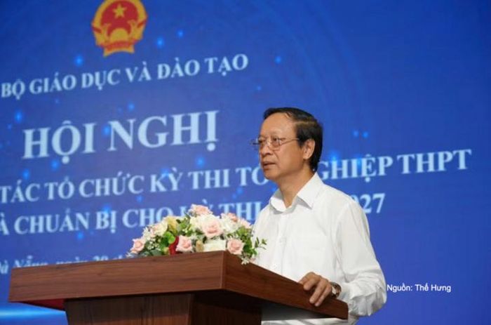 Thứ trưởng Bộ Giáo dục và Đào tạo Phạm Ngọc Thưởng phát biểu tại hội nghị.