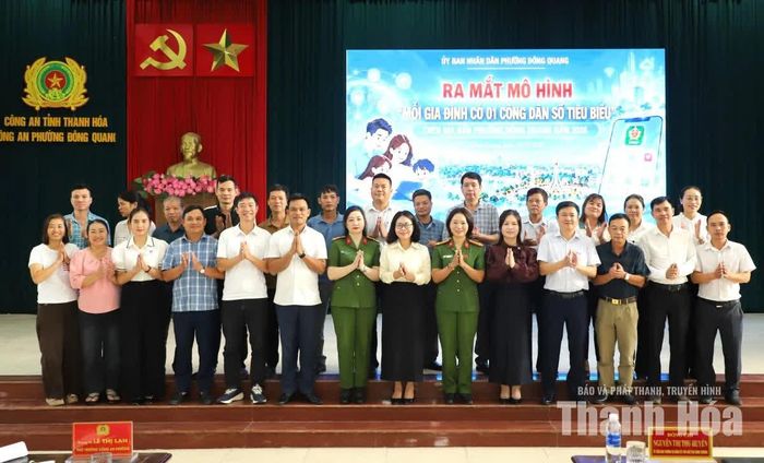Phường Đông Quang ra mắt mô hình “Mỗi gia đình có 1 công dân số”.