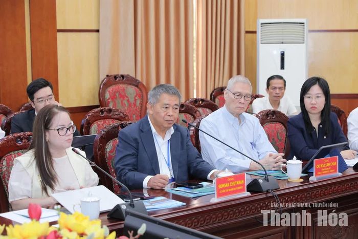 Ông Somsak Chutanan, cố vấn Tập đoàn Gulf Energy và ông Chi Kei Sam Chan, Tổng Giám đốc Greenwell Energy Việt Nam tại buổi làm việc.