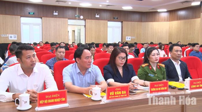Các đại biểu dự hội thảo.