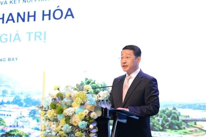 Đại diện Trung tâm Xúc tiến Đầu tư, Thương mại và Du lịch tỉnh Lâm Đồng phát biểu tại hội nghị.