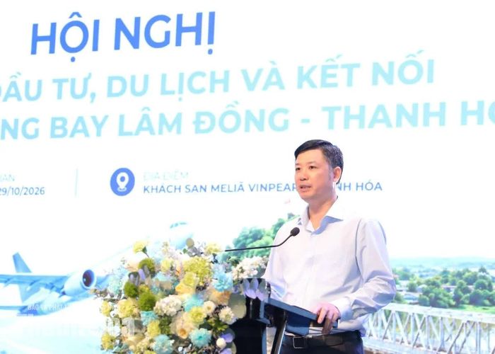 Lãnh đạo Sở Văn hóa, Thể thao và Du lịch Thanh Hóa phát biểu tại hội nghị.