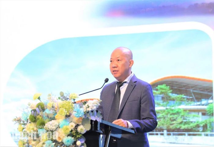 Đại diện Cảng hàng không Việt Nam phát biểu tại hội nghị