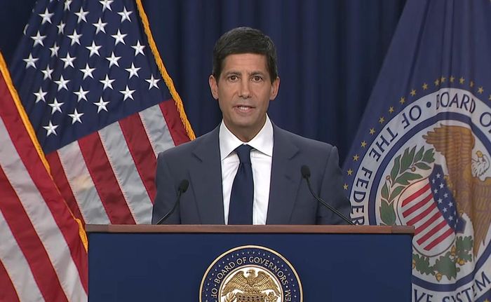 Chủ tịch Fed Kevin Warsh tại buổi họp báo ngày 28/10/2026 sau khi Fed kết thúc cuộc họp chính sách tiền tệ - Ảnh chụp màn hình.