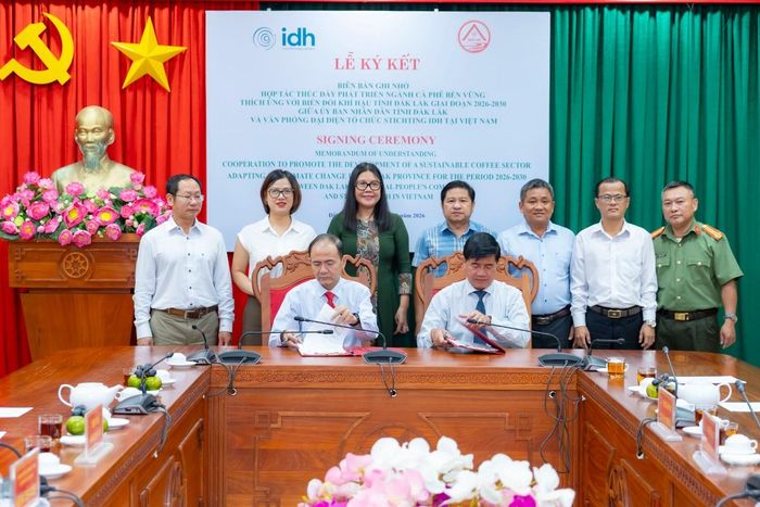 Ký kết biên bản ghi nhớ. Ảnh: Ban tổ chức.
