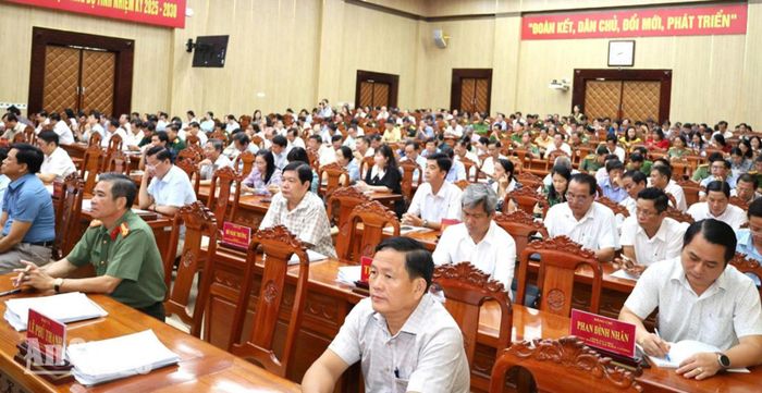 Đại biểu tham dự hội nghị.