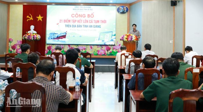 Quang cảnh cuộc họp.