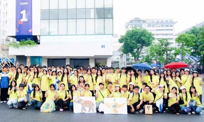  Học sinh Trường Trung học phổ thông Hàn Thuyên tham gia chương trình ngày hội tư vấn tuyển sinh, trải nghiệm tại Trường Đại học Xây dựng Hà Nội. 