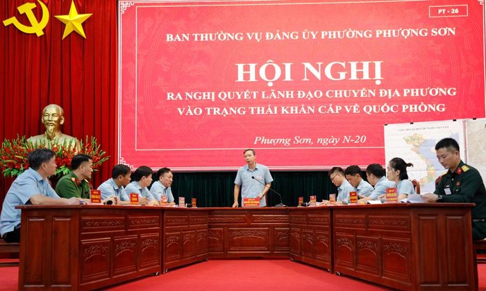 Diễn tập Ban Thường vụ Đảng ủy cấp xã tổ chức hội nghị ra nghị quyết lãnh đạo chuyển địa phương vào trạng thái khẩn cấp về quốc phòng.