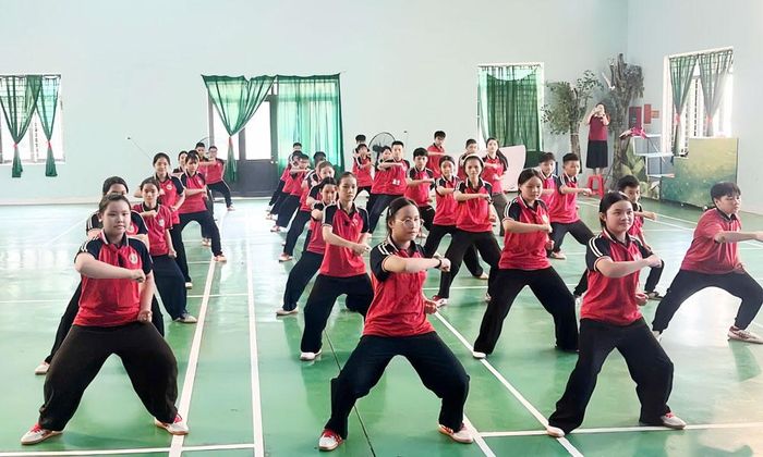 Thành viên Câu lạc bộ võ thuật Trường Trung học cơ sở Hoàng Hoa Thám (xã Yên Thế) thường xuyên duy trì luyện tập.
