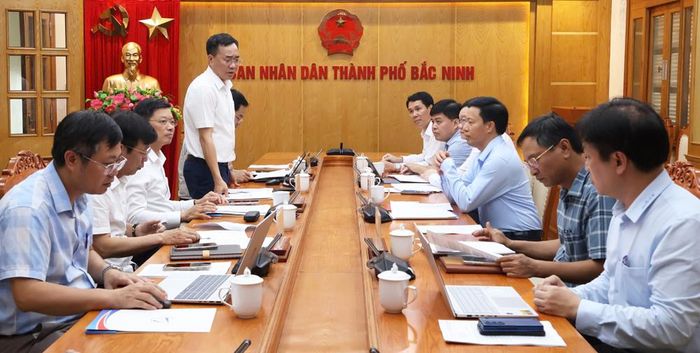  Quang cảnh buổi làm việc. 