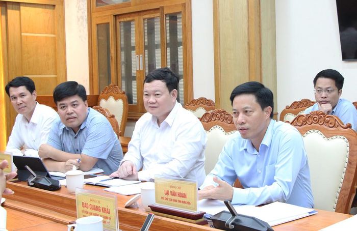  Phó Chủ tịch UBND tỉnh Hưng Yên Lại Văn Hoàn phát biểu. 