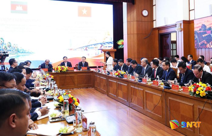 Quang cảnh buổi tiếp Đoàn lãnh đạo trẻ Đảng Nhân dân Campuchia. Ảnh: NGỌC HÀ