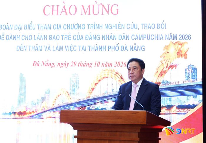 Phó Bí thư Thường trực Thành ủy Nguyễn Khắc Toàn phát biểu tại buổi tiếp. Ảnh: NGỌC HÀ