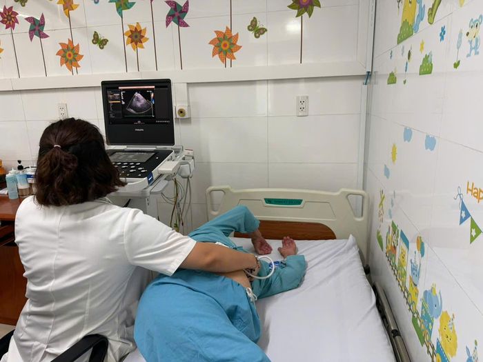 Sau can thiệp 3 ngày, người bệnh tỉnh táo hoàn toàn, ăn uống và sinh hoạt bình thường, van tim hoạt động tốt. Ảnh: Bệnh viện Đà Nẵng cung cấp