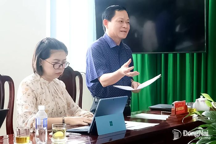 Lãnh đạo Hội Nông dân trao đổi về phương án hỗ trợ liên kết giữa doanh nghiệp và nông dân. Ảnh: Tố Tâm