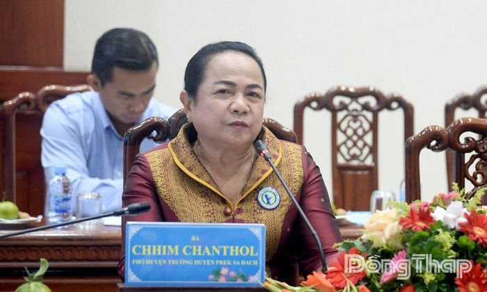 Đại biểu đoàn công tác tỉnh Prey Veng phát biểu tại buổi hội đàm.