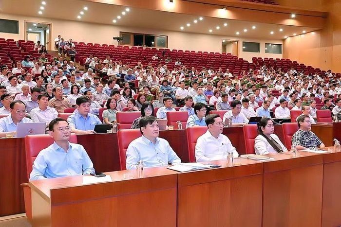  Các đồng chí lãnh đạo tỉnh dự hội nghị. Ảnh: Đức Thụy 
