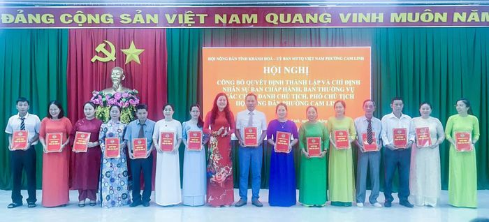 Ra mắt Ban Chấp hành Hội Nông dân phường nhiệm kỳ 2026 - 2030.