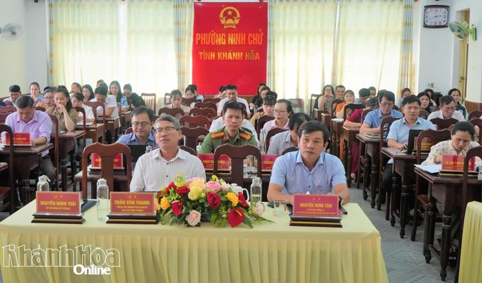 Các đại biểu dự hội nghị.
