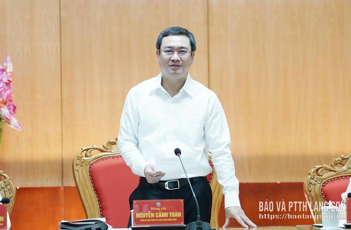 Đồng chí Nguyễn Cảnh Toàn, Phó Bí thư Tỉnh ủy, Chủ tịch UBND tỉnh phát biểu kết luận các nội dung tại phiên họp
