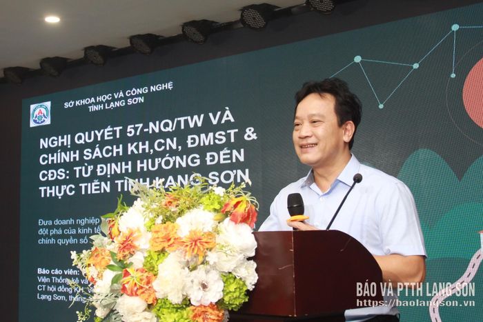 Báo cáo viên Viện Thống kê và Đánh giá khoa học trao đổi chuyên đề Nghị quyết 57 và chính sách KHCN, ĐMST và CĐS
