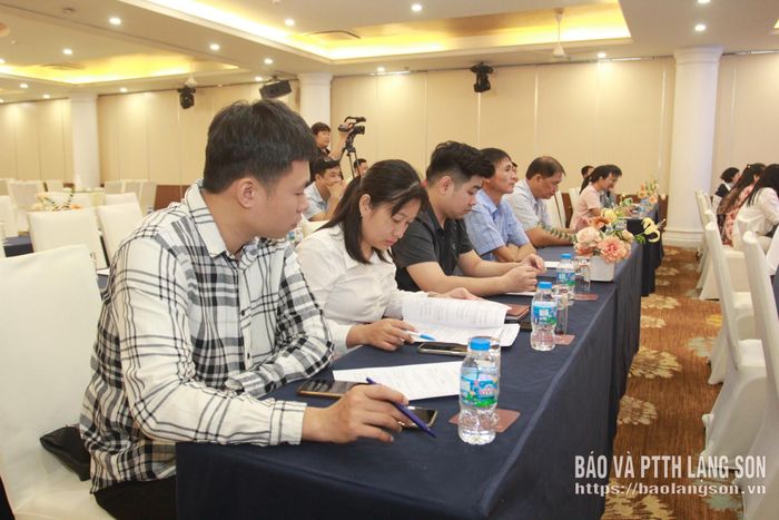 Đại biểu tham dự hội nghị