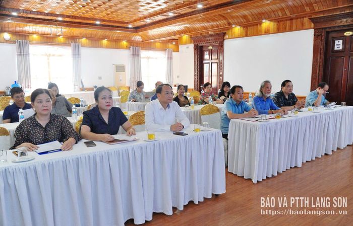 Các đại biểu tham dự lễ bế mạc trại sáng tác
