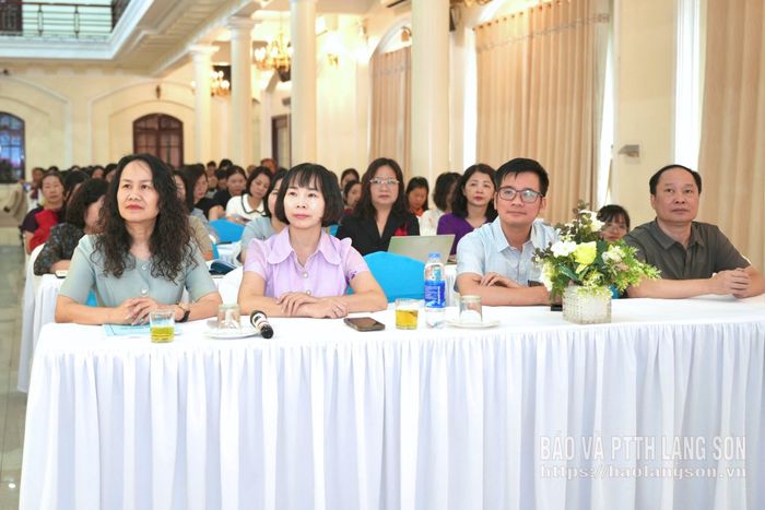 Các cán bộ, giáo viên tại lớp bồi dưỡng
