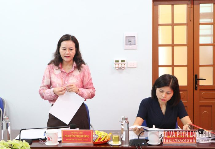 Lãnh đạo Văn phòng Tỉnh ủy phát biểu tại buổi làm việc
