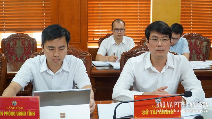 Các thành viên Tổ công tác tham dự cuộc họp