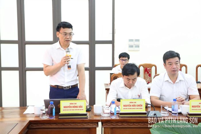 Giám đốc Báo và Phát thanh, Truyền hình tỉnh phát biểu tại buổi làm việc