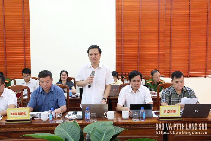 Lãnh đạo UBND xã Lộc Bình phát biểu tại buổi làm việc