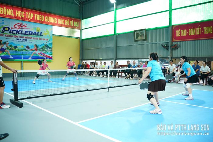 Các vận động viên thi đấu trận chung kết 