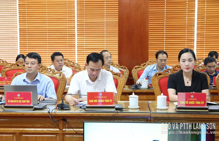 Các đại biểu dự hội nghị tại điểm cầu tỉnh