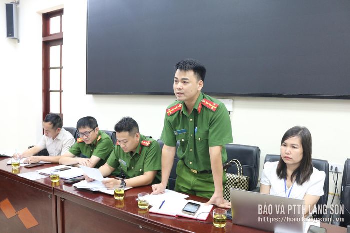 Đại diện Công xã Tân Đoàn phát biểu tại buổi làm việc