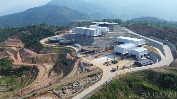 Nhà máy tuyển quặng apatit nghèo tại phường Cam Đường chuẩn bị khánh thành.