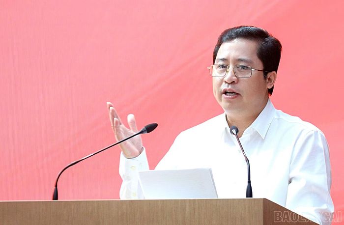 Đồng chí Dương Quốc Huy - Ủy viên Ban Chấp hành Trung ương Đảng, Bí thư Tỉnh ủy phát biểu kết luận Hội nghị.