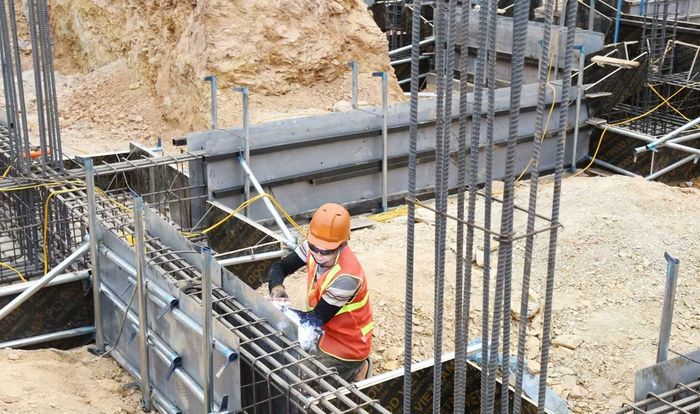 Các dự án đầu tư được triển khai, tạo thêm việc làm, mở rộng cơ hội phát triển nghề nghiệp cho người lao động.