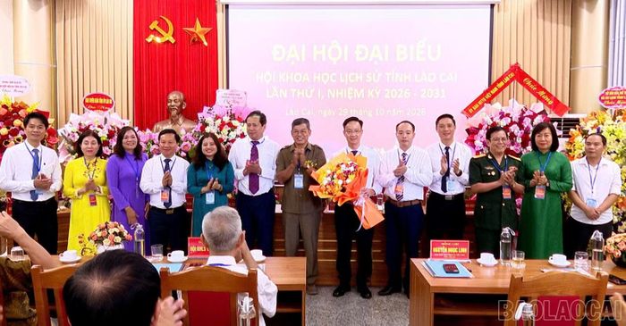Ban Chấp hành Hội Khoa học Lịch sử tỉnh Lào Cai khoá I, nhiệm kỳ 2026 - 2031 ra mắt tại Đại hội.