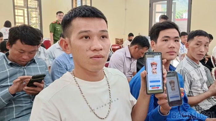 Người tham gia trả lời 14 câu hỏi về kiến thức pháp luật trật tự, an toàn giao thông đường bộ.