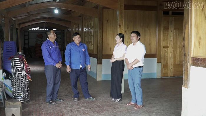 Mô hình chăn nuôi lợn mang lại thu nhập, góp phần giúp gia đình anh Cứ A Páo thoát nghèo.