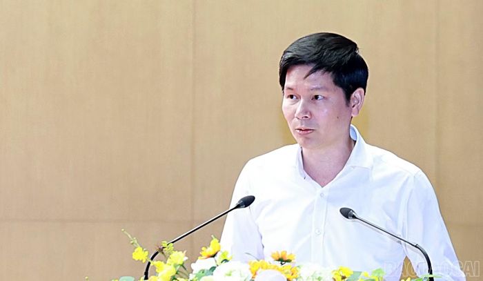Đại biểu tham luận tại hội nghị.