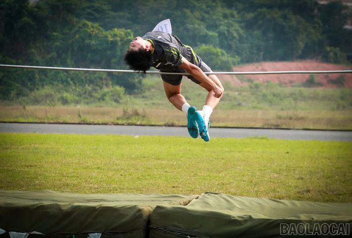 Ở môn điền kinh, nhiều nội dung thi đấu bước vào vòng chung kết.