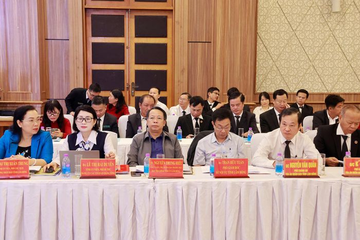Các đại biểu tham dự hội nghị