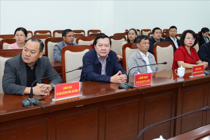 Đại diện các ngành, đoàn thể tỉnh dự chương trình
