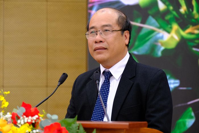 Đại diện các cán bộ nhận quyết định điều động, bổ nhiệm, Giám đốc Sở Xây dựng Cao Sơn Dũng nghiêm túc tiếp thu, lĩnh hội đầy đủ, toàn diện những chỉ đạo, căn dặn của lãnh đạo tỉnh