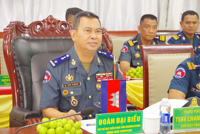 Thiếu tướng Tiêu Chăn Đa Ra, Chỉ huy trưởng Bộ Chỉ huy Hiến binh tỉnh Mondulkiri khẳng định quyết tâm tăng cường đoàn kết, hữu nghị, hợp tác, góp phần xây dựng tuyến biên giới Việt Nam
