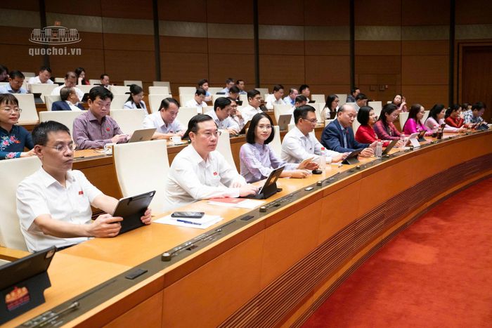 Các đại biểu tham dự phiên thảo luận tại hội trường. (Ảnh: Quốc hội)