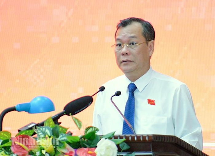 Đồng chí Lê Quốc Chỉnh, Phó Bí thư Tỉnh ủy, Chủ tịch HĐND tỉnh phát biểu khai mạc Kỳ họp.